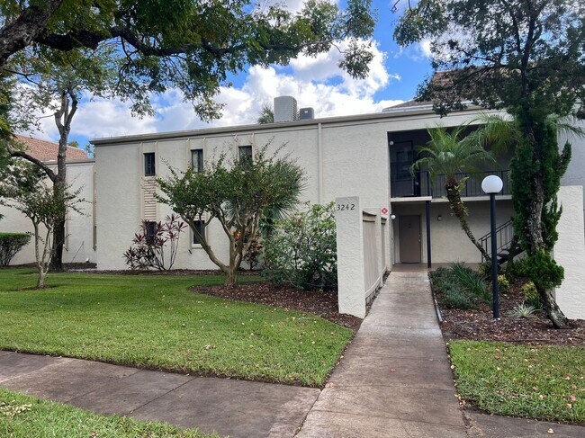 Building Photo - Wimbledon Park 3242-24 - Wimbledon Park 3242-24