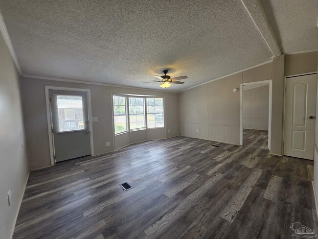 Building Photo - 2821 Hillcrest Ave
