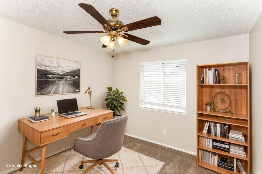 Building Photo - 176 Palm Dr