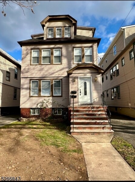Primary Photo - 135 Bellevue St