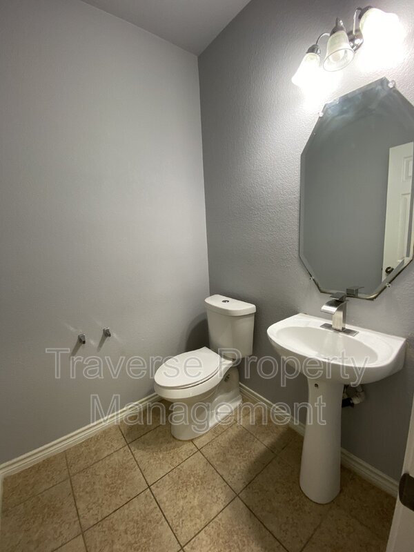 Building Photo - 601 Port Royale Way