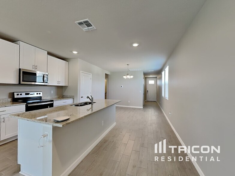 Building Photo - 7107 Amelia River Dr
