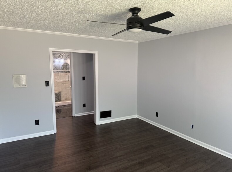 Building Photo - 119 Cloverhill Rd