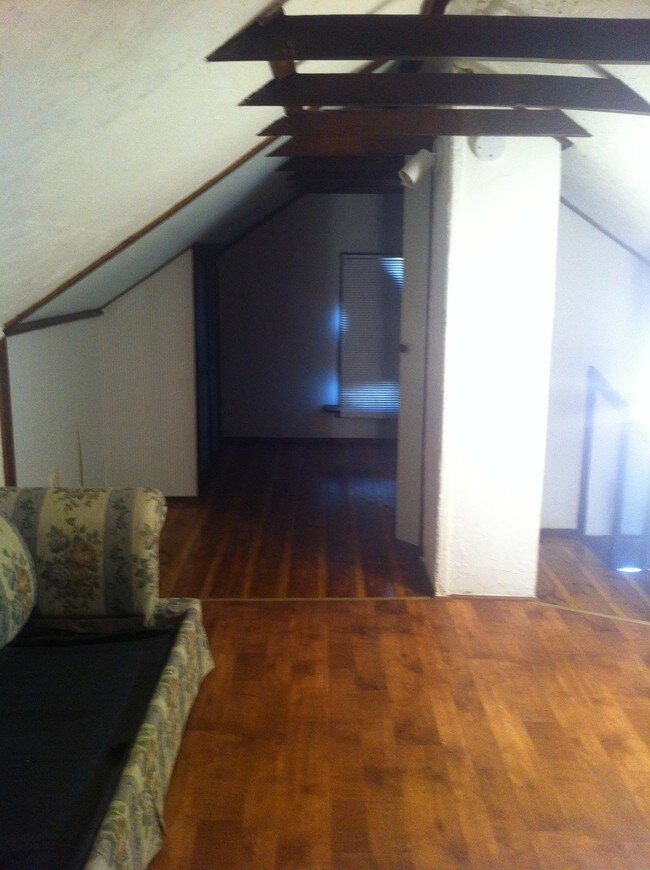 Building Photo - 205 Westwood Ct