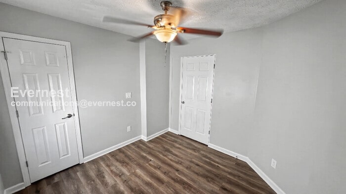 Building Photo - 1475 Pineland Ct