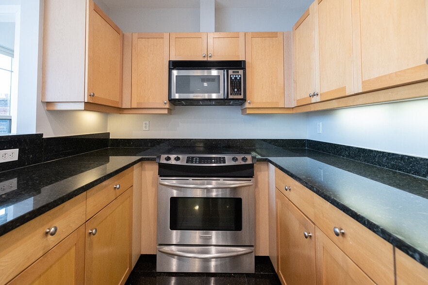 Building Photo - 490-495 Harrison Ave. Unit 503