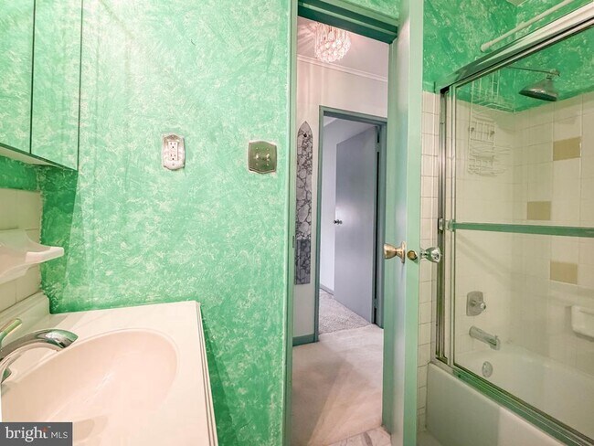 Building Photo - 44303 Delaire Landing Rd