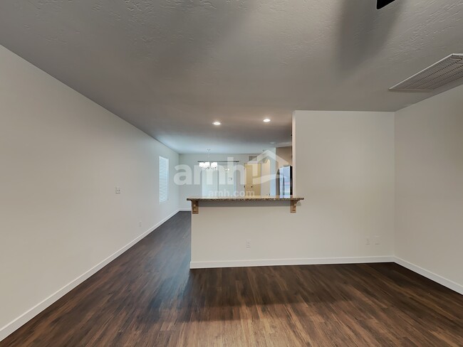 Building Photo - 9963 W Rustica St
