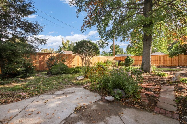 Building Photo - 4732 Stuart St