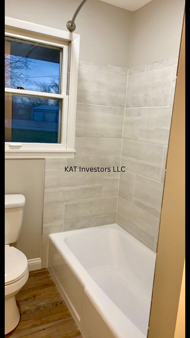 bathroom - 17675 US-61