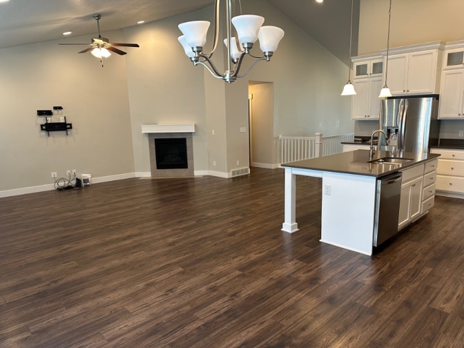 Building Photo - 873 S 2150 W