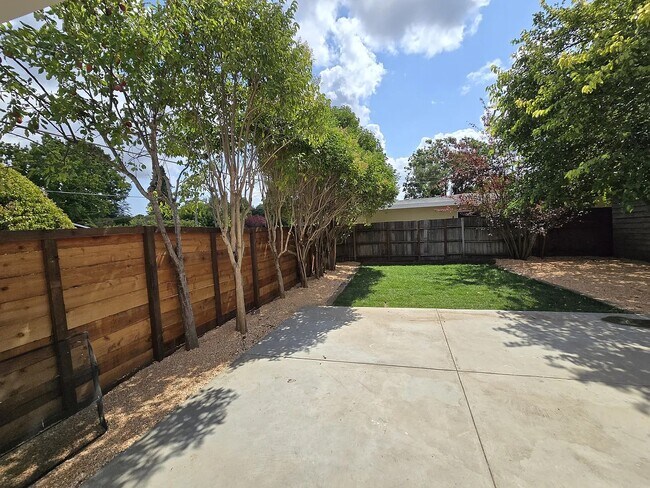 Building Photo - 5 Ormond Ct