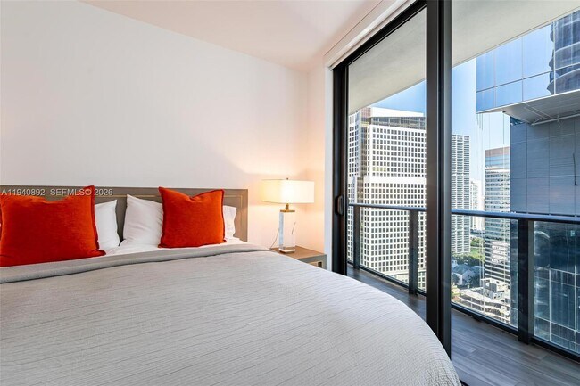 Building Photo - 801 S Miami Ave