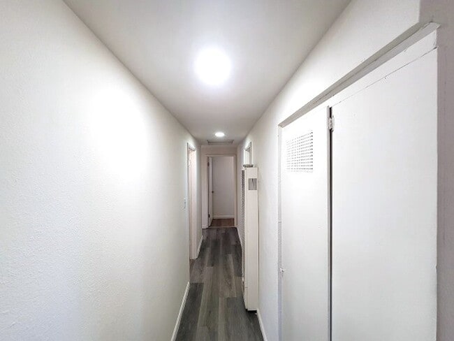 Building Photo - Renovated Single Story House - Close to Fr...