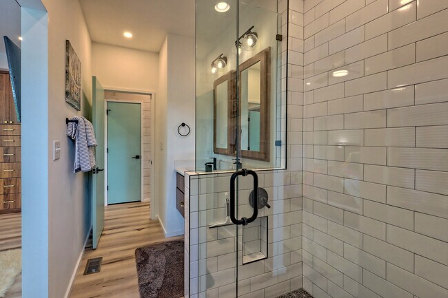 Building Photo - 122 Cannon St