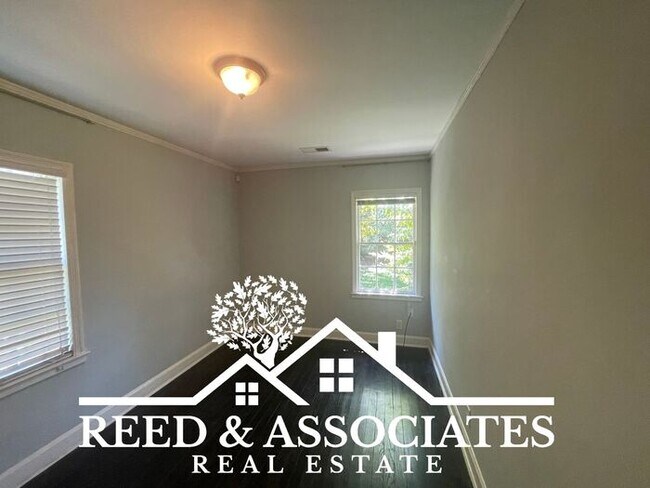 Building Photo - Updated Home Located in Berclair Area~
