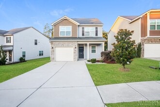 Building Photo - 14 Glenwood Springs Ct