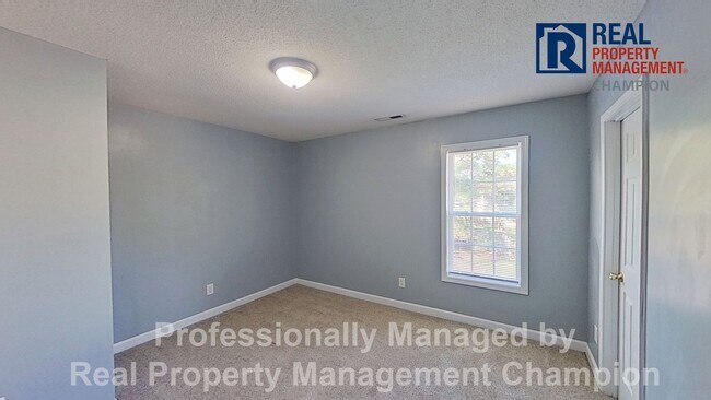 Building Photo - Move-In Ready 4 BD/2.5 BA Near Camp Lejeune w/Fenced Yard and Attached Garage