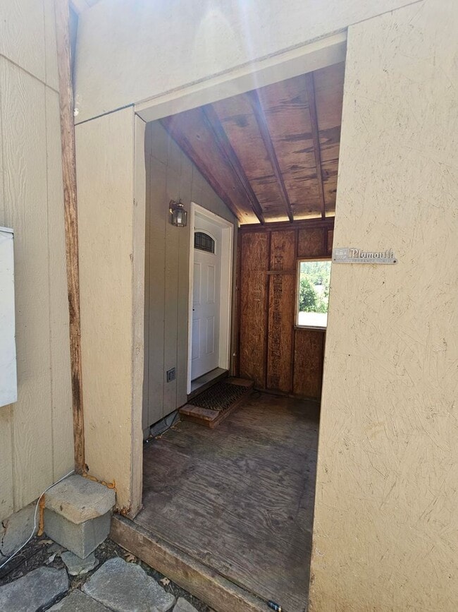 Building Photo - Nice Country Home with Mountain Views