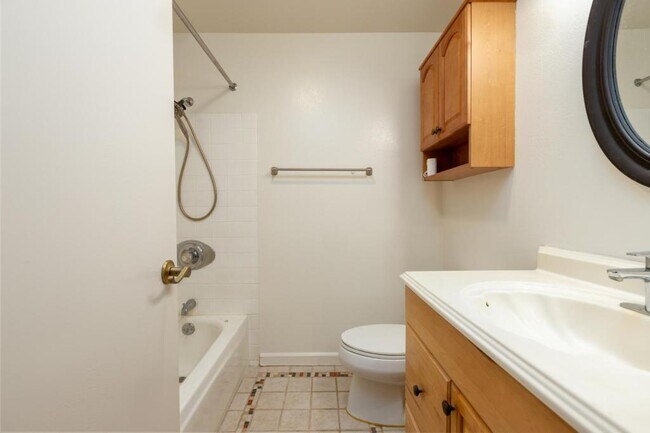 Building Photo - 91-1048-1048 Panapanapuhi St