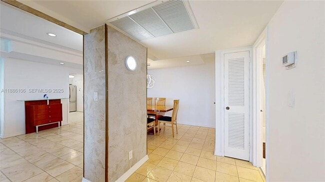 Building Photo - 3140 S Ocean Dr