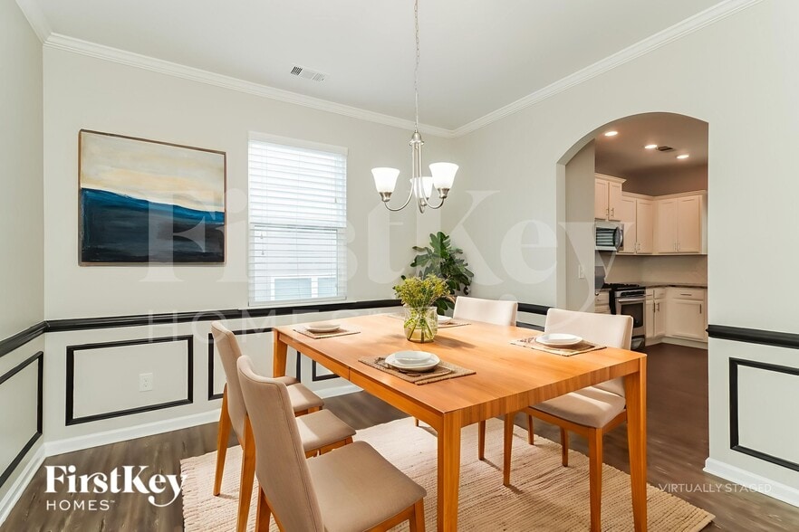 Building Photo - 529 S Fortune Way