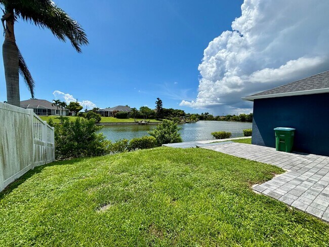 Building Photo - 1324 SE 6th Ave