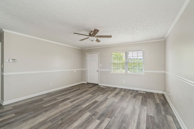 Building Photo - 2832 Vicksburg Ln