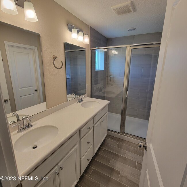 Building Photo - 51 Appleton Ct