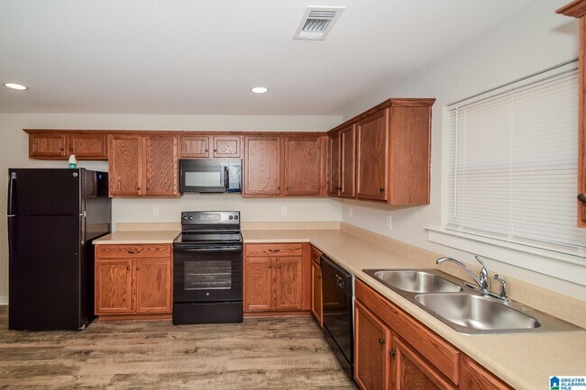 Building Photo - 75 Deer Creek Dr