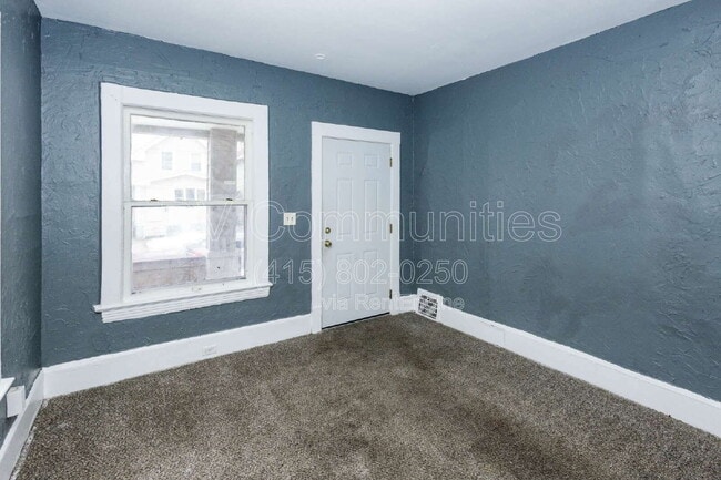 Building Photo - 2142 W 105th St