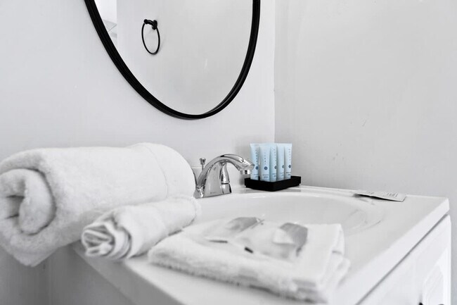 Building Photo - 6540 Park St