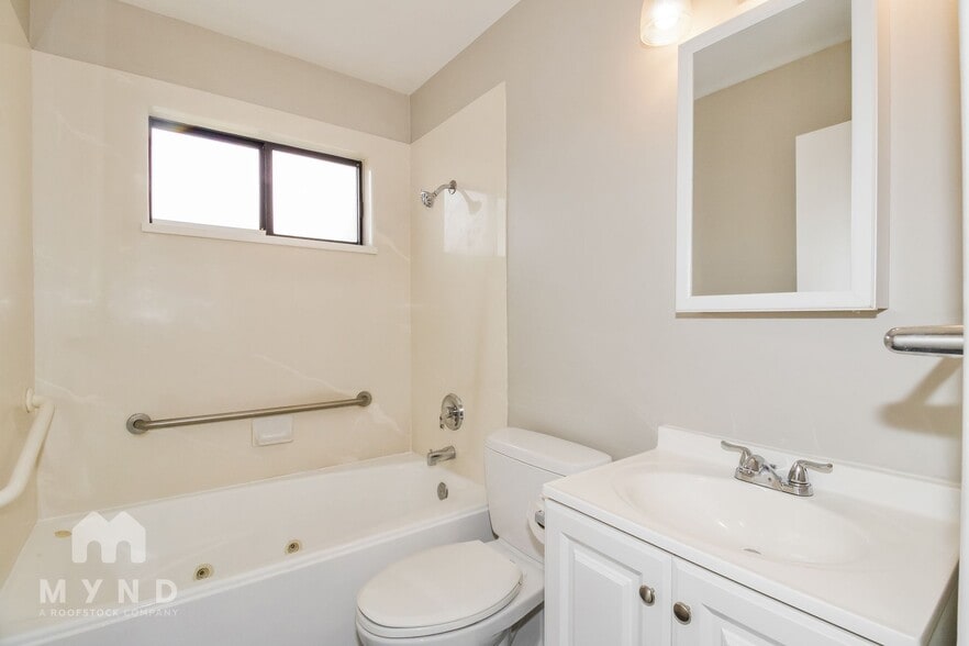 Building Photo - 5031 Alex St