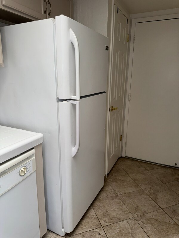 Building Photo - 284 W Lexington Ave