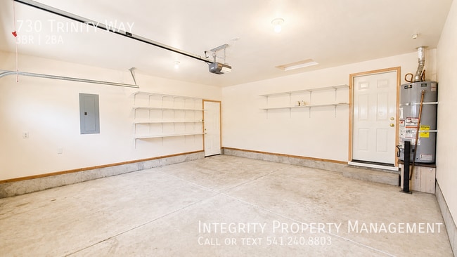 Building Photo - 730 Trinity Way