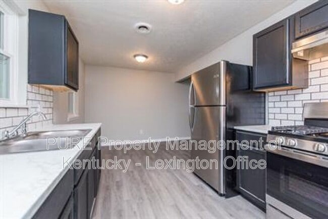 Building Photo - 1512 Shelburn Ct