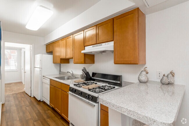 2 BR, 1 BA - 746 SF - The Fields of Bethesda