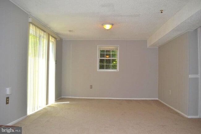 Building Photo - 1 Ingleside Ct