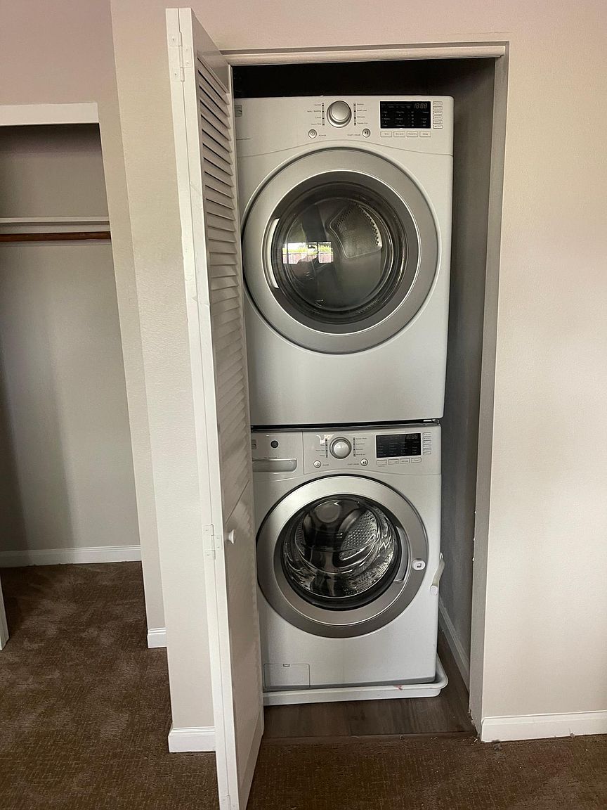 Building Photo - 2600 Jones Rd