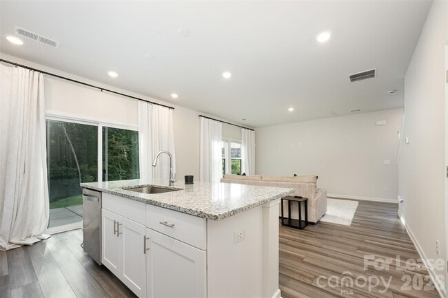 Building Photo - 1108 Harland St