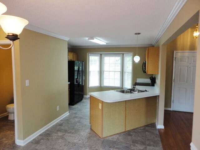 Building Photo - 246 Tillamook Dr