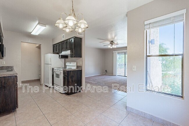 Building Photo - 16657 E Gunsight Dr