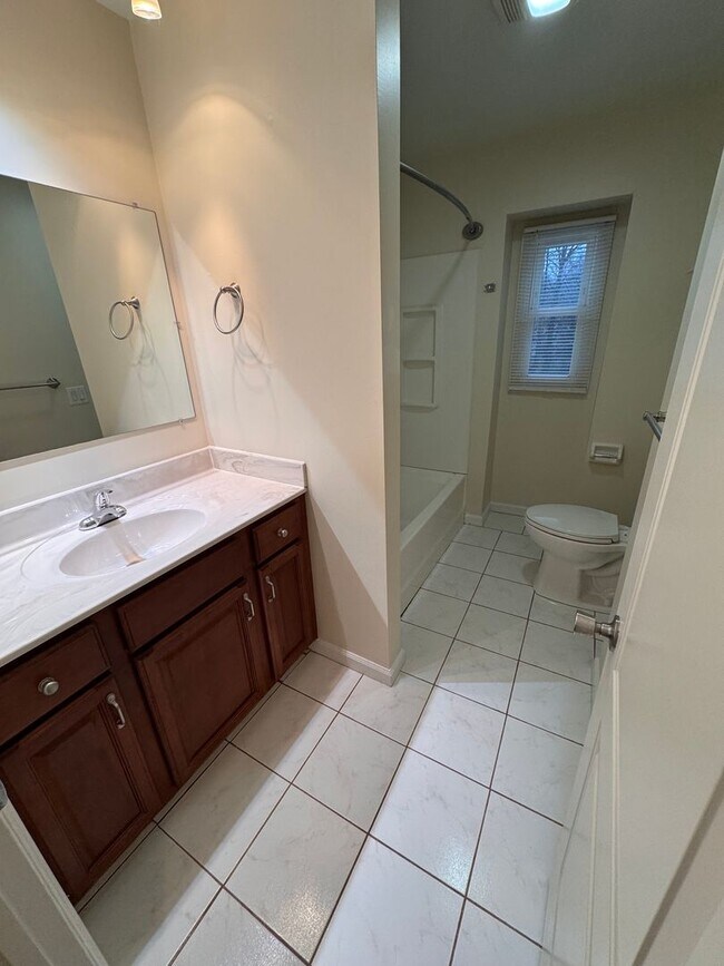 Building Photo - 4759 Logan Arms Dr