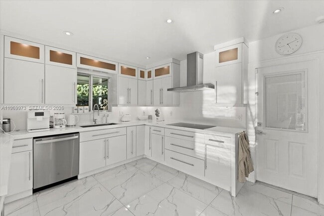 Building Photo - 12930 Oleander Rd