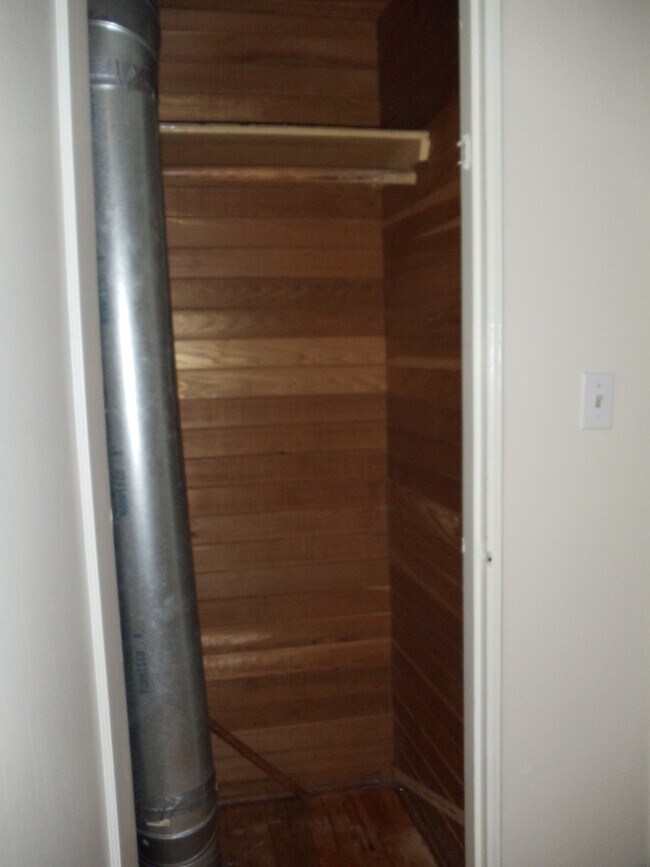 Building Photo - Coming Soon! UPS Area 3 Bedroom