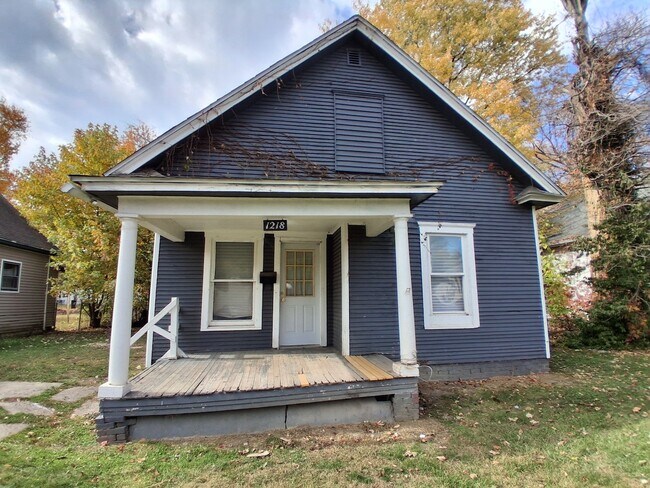 Primary Photo - 1218 Chandler St