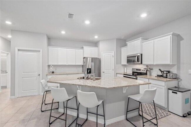 Building Photo - 5223 NW 48th Pl