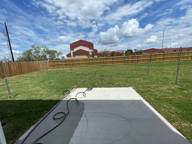 Building Photo - 115 Peruna Dr