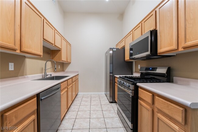 Building Photo - 3325 Cactus Shadow St
