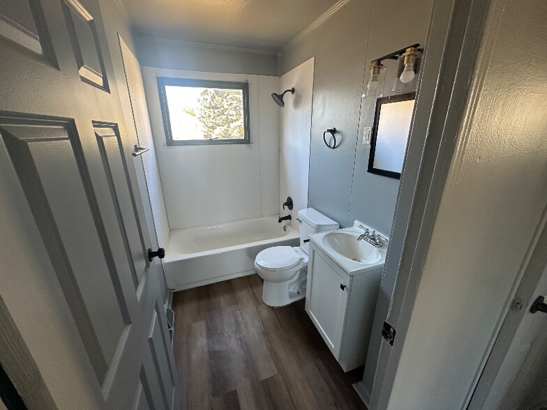 Building Photo - 3127 S 40th St